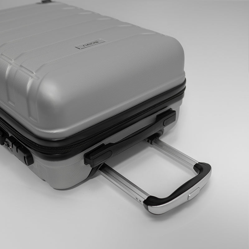 Compra Viaje 20 (de mano) plateada en click.gt