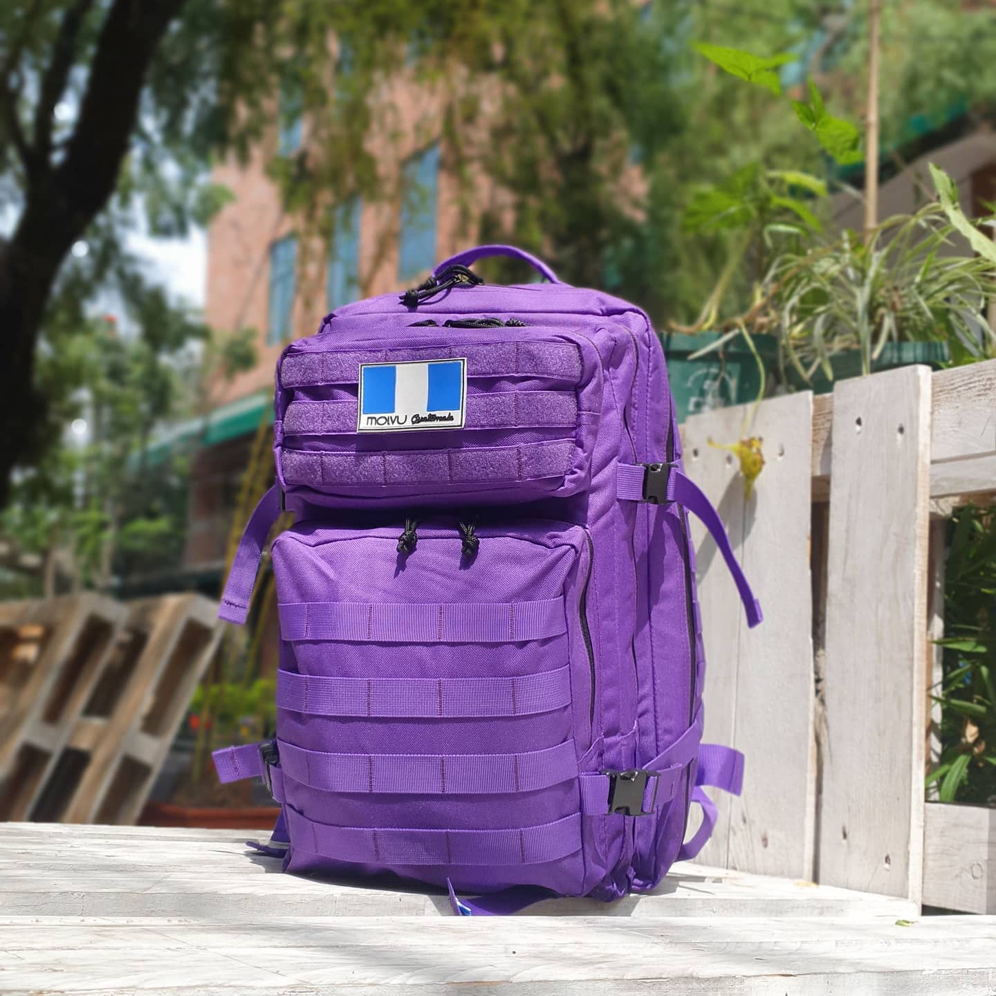 Compra Mochila M090 Morado en click.gt