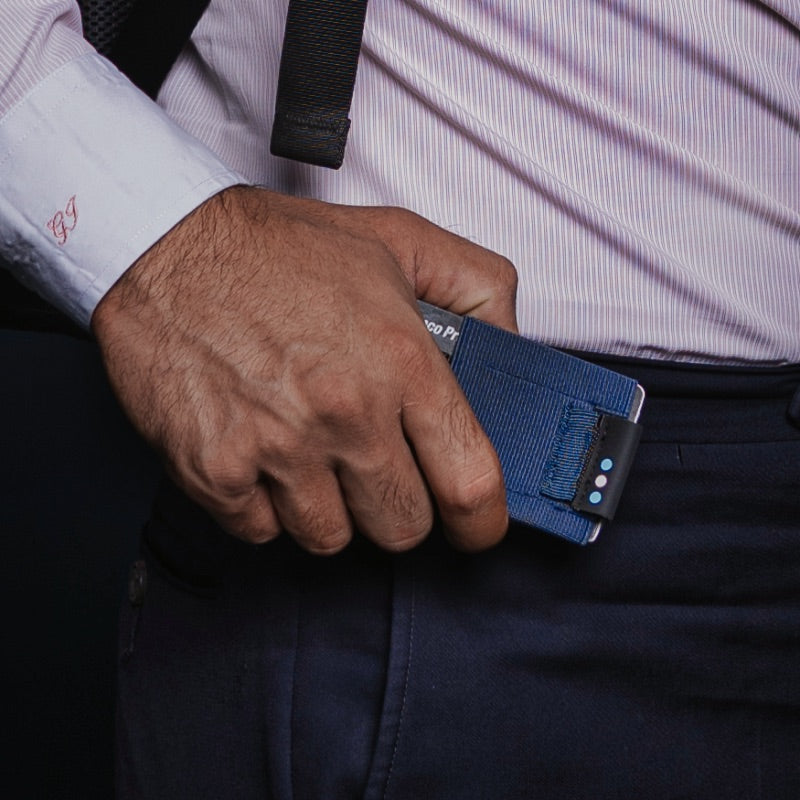 Tarjetero Azul. Lo último en accesorios está en Aristotelez.com