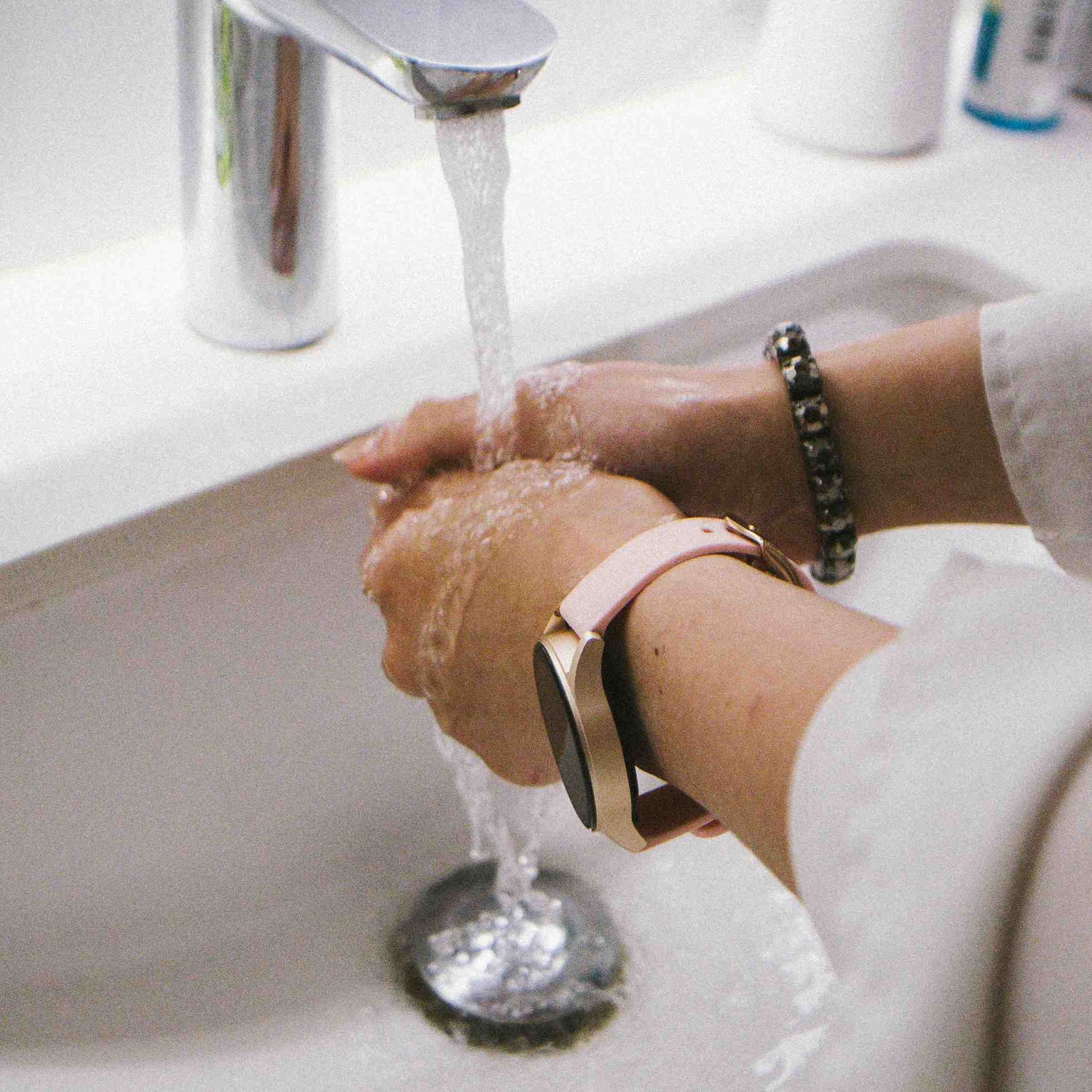 Reloj F7 Gold. Compra en línea tus productos favoritos. Siempre hay ofertas en Aristotelez.com.