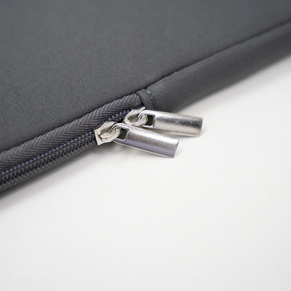 Compra Funda para laptop 15.6" Gris en click.gt
