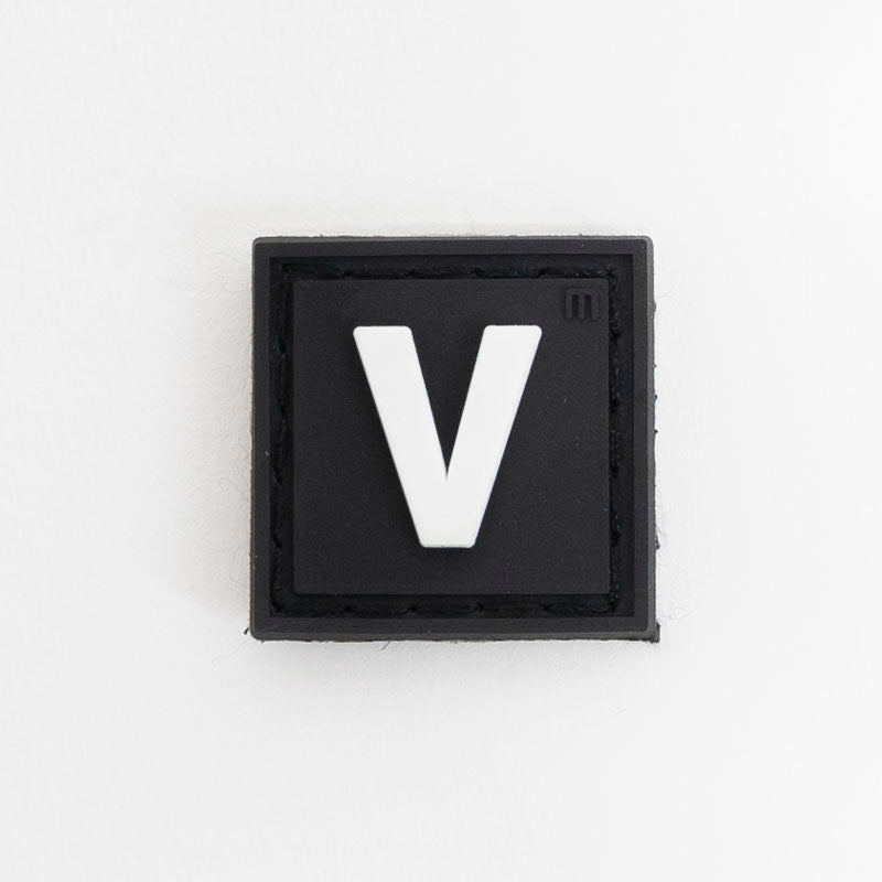 Compra Parche letra V en click.gt