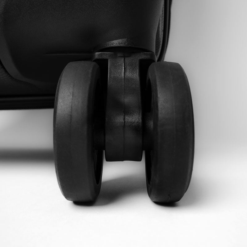 Compra Viaje 20 (de mano) negro en click.gt