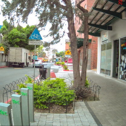 Cámara digital KIDS Rosada - Compralo en Aristotelez.com