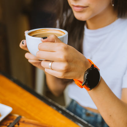 Reloj T6 Naranja + Audífonos  K2. Envíos a toda Guatemala, compra en Aristotelez.com.