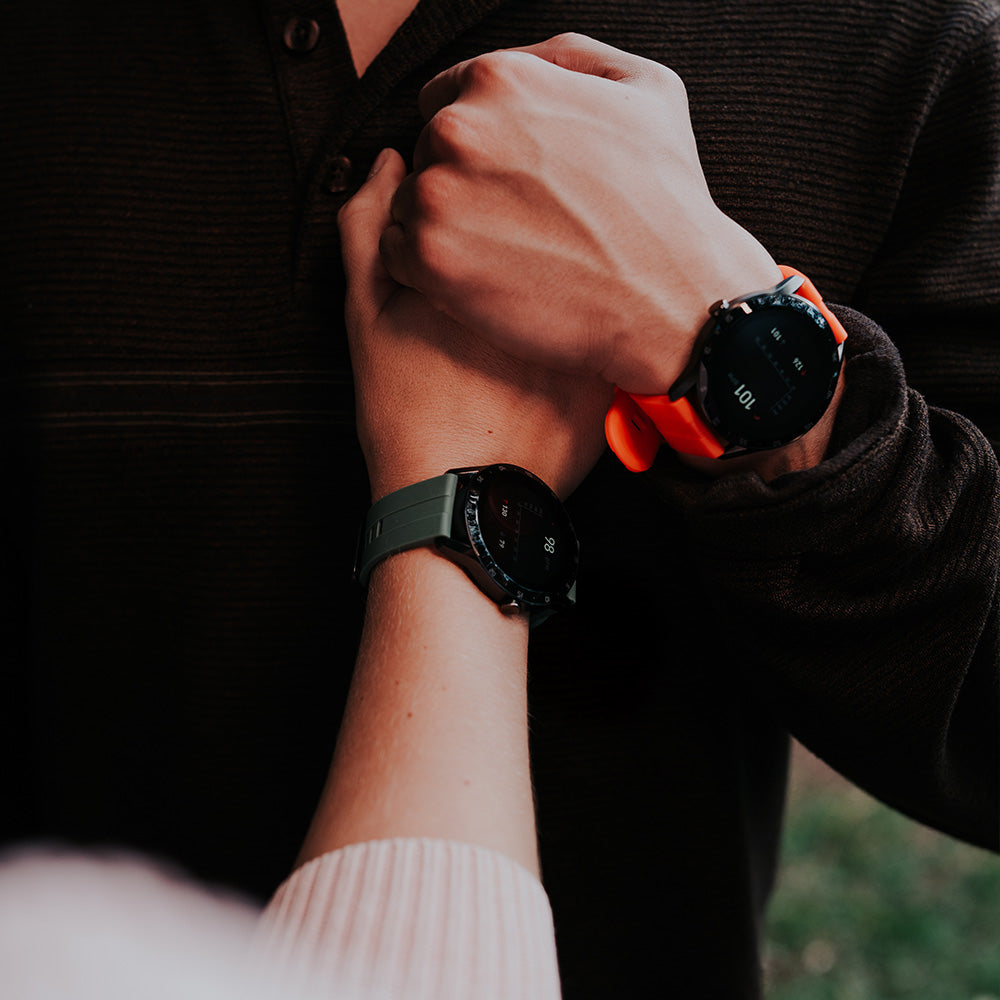 Reloj T6 Naranja + Pulsera GRATIS - Compralo en Aristotelez.com